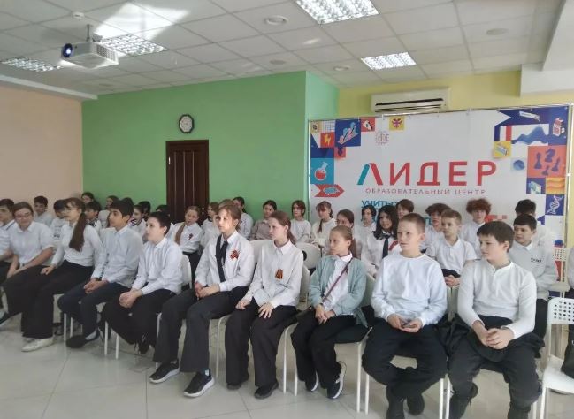 Ученики 6б и 6в классов посетили образовательный центр &amp;quot;Лидер&amp;quot;,.
